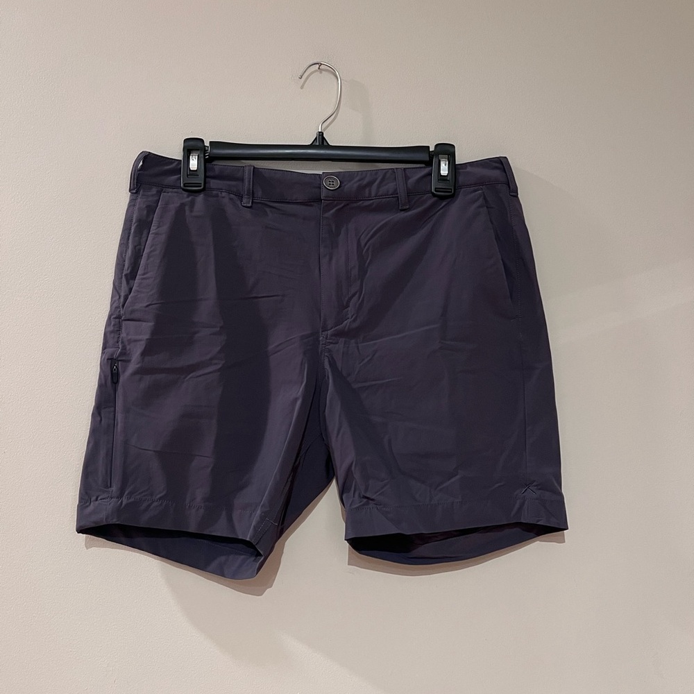 CUTS Men’s Navy Shorts Size 30
